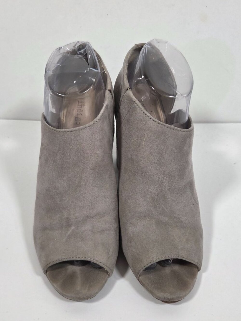 Indigo Rd Gray Peep Toe Ankle Booties Block Heel Minimalist Size 8 - Picture 2 of 9